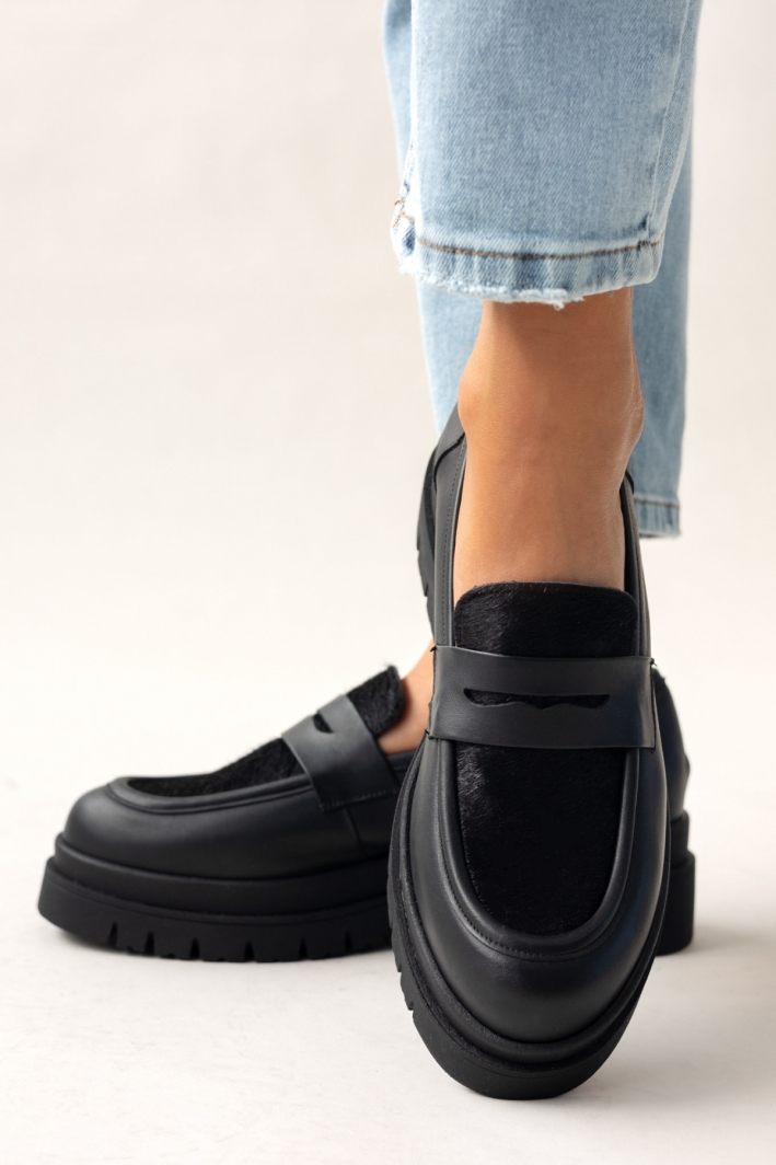 Loafers δερμάτινα με ponyskin TFP