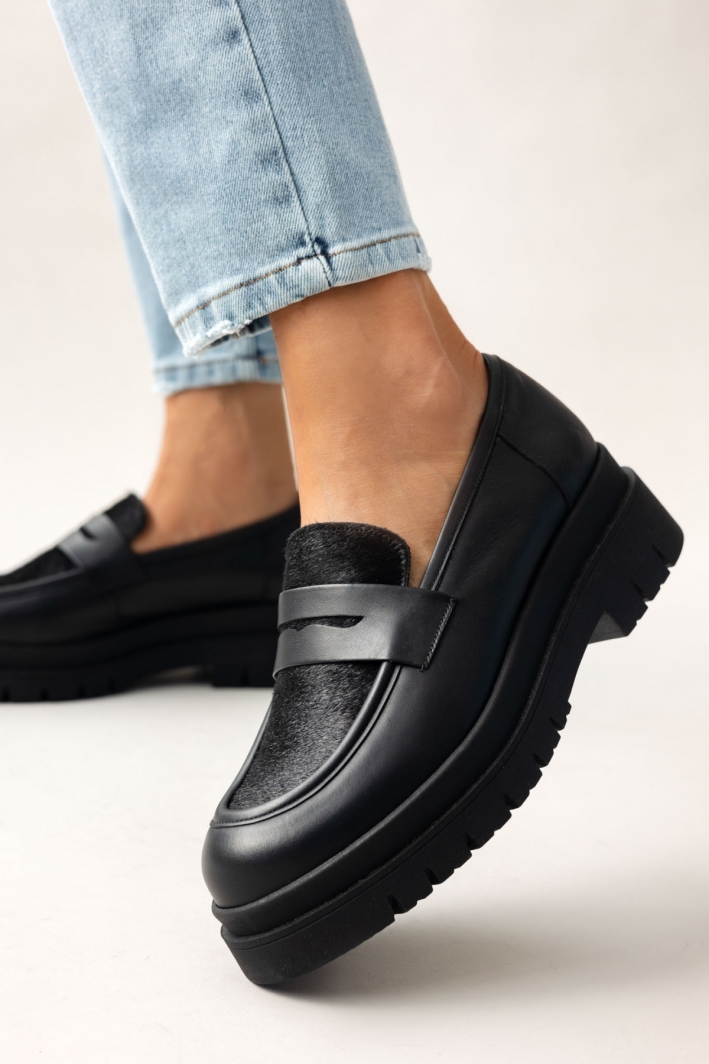 Loafers δερμάτινα με ponyskin TFP