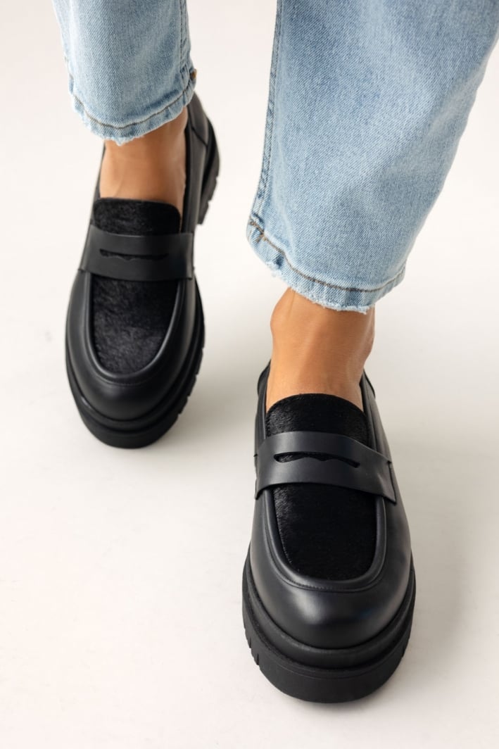 Loafers δερμάτινα με ponyskin TFP