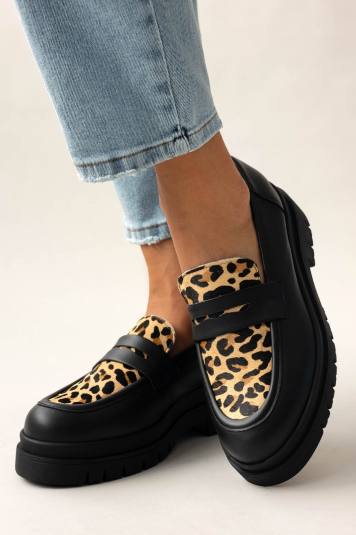 Loafers δερμάτινα με ponyskin TFP