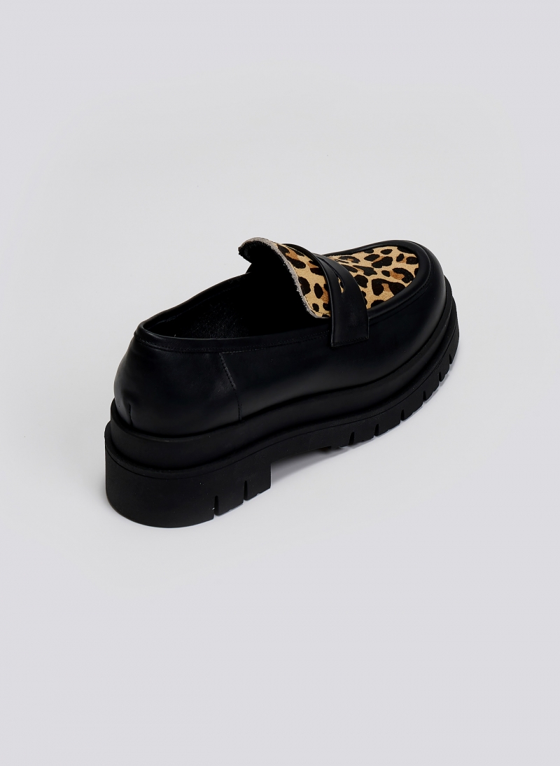 Loafers δερμάτινα με ponyskin TFP