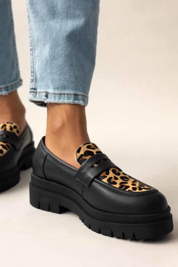 Loafers δερμάτινα με ponyskin TFP