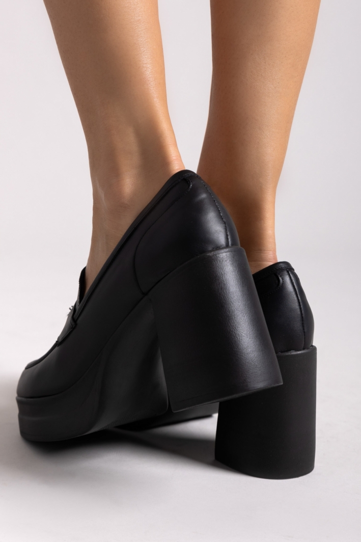 Loafers δερμάτινα με τακούνι TFP