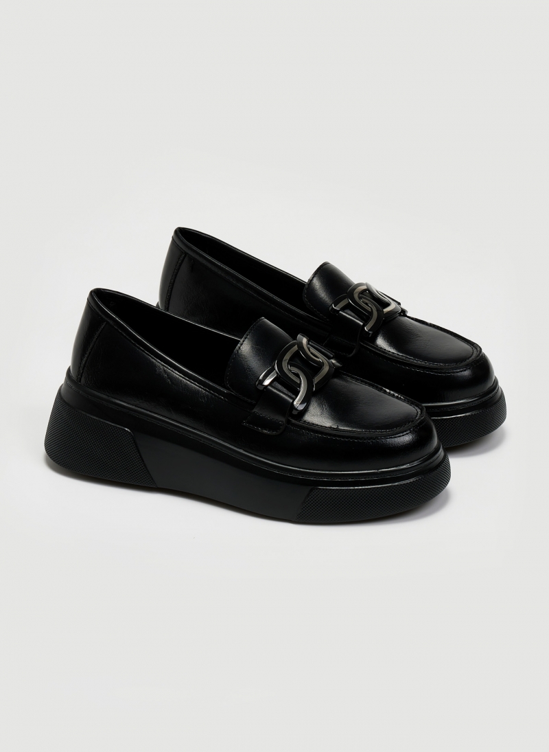Loafers flatforms με αγκράφα