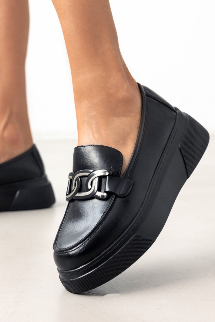 Loafers flatforms με αγκράφα