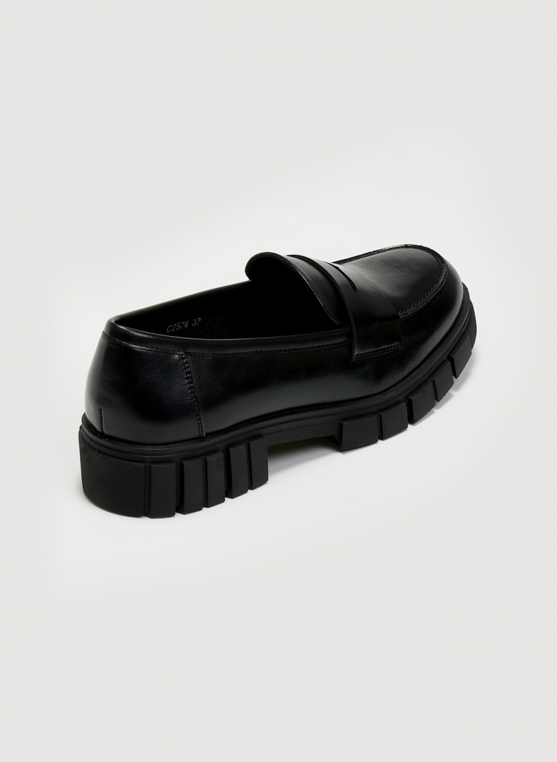 Loafers με chunky σόλα
