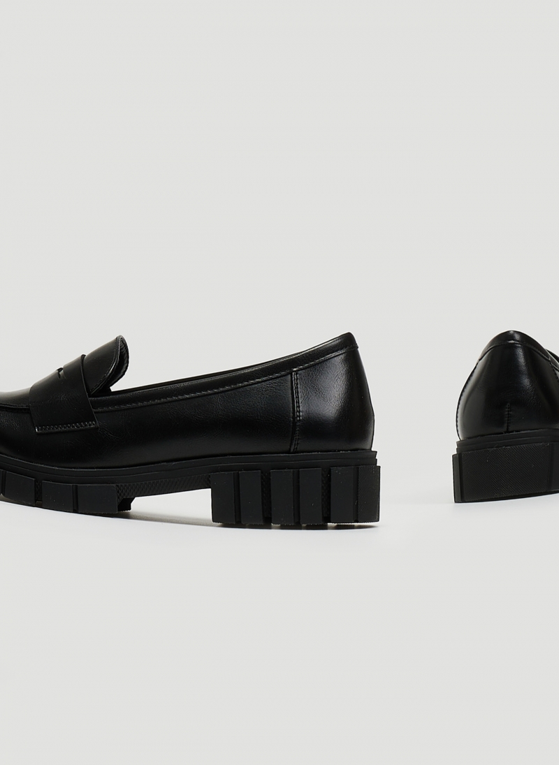 Loafers με chunky σόλα