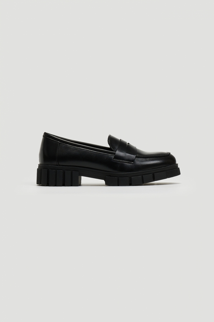Loafers με chunky σόλα