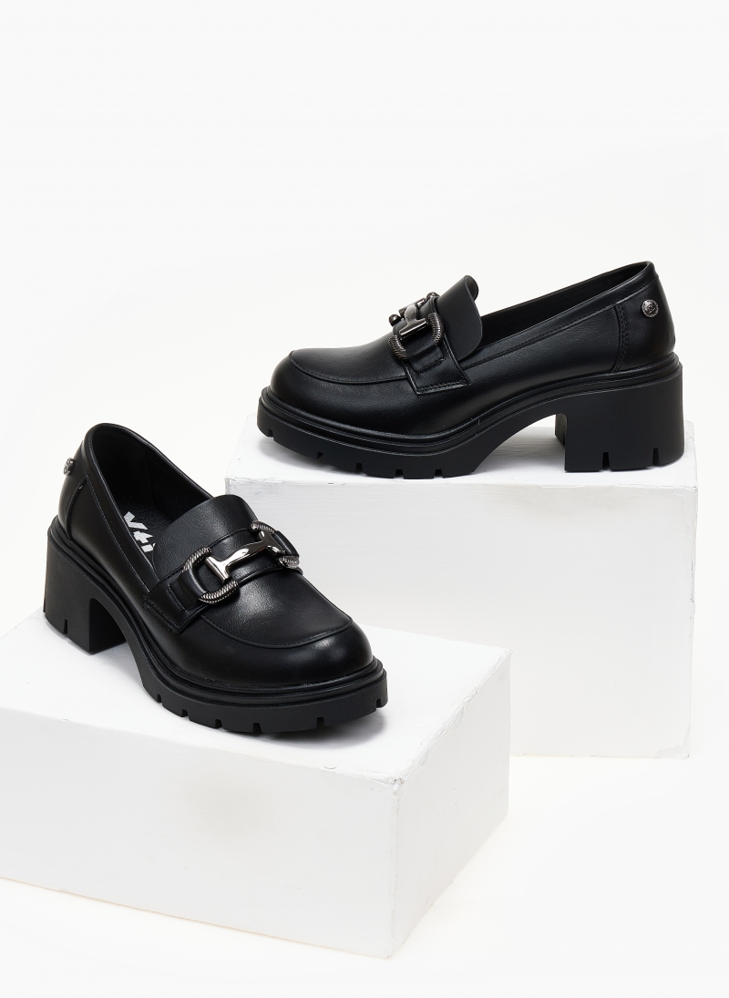 Loafers με chunky σόλα Xti 143105