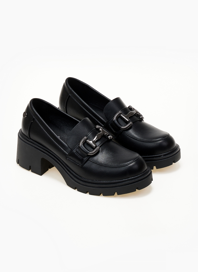 Loafers με chunky σόλα Xti 143105