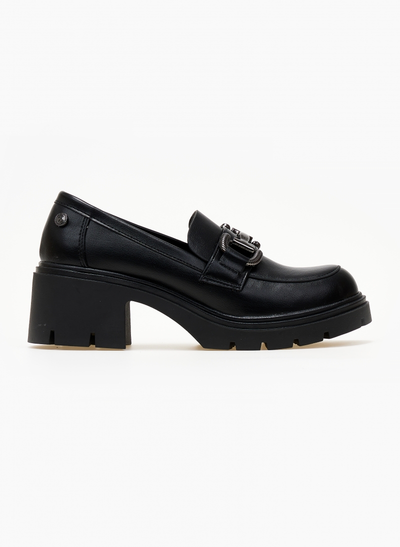 Loafers με chunky σόλα Xti 143105