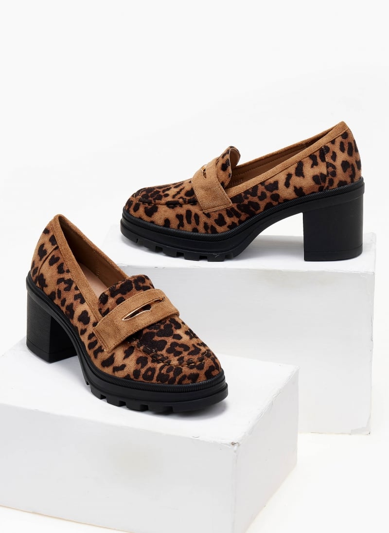 Loafers suede με τακούνι
