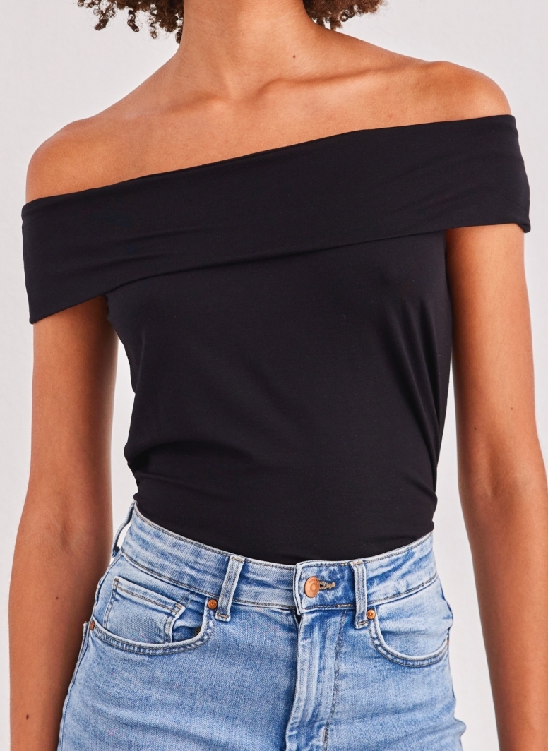 Μπλούζα με ανοιχτούς ώμους AWARE by Vero Moda 10307367
