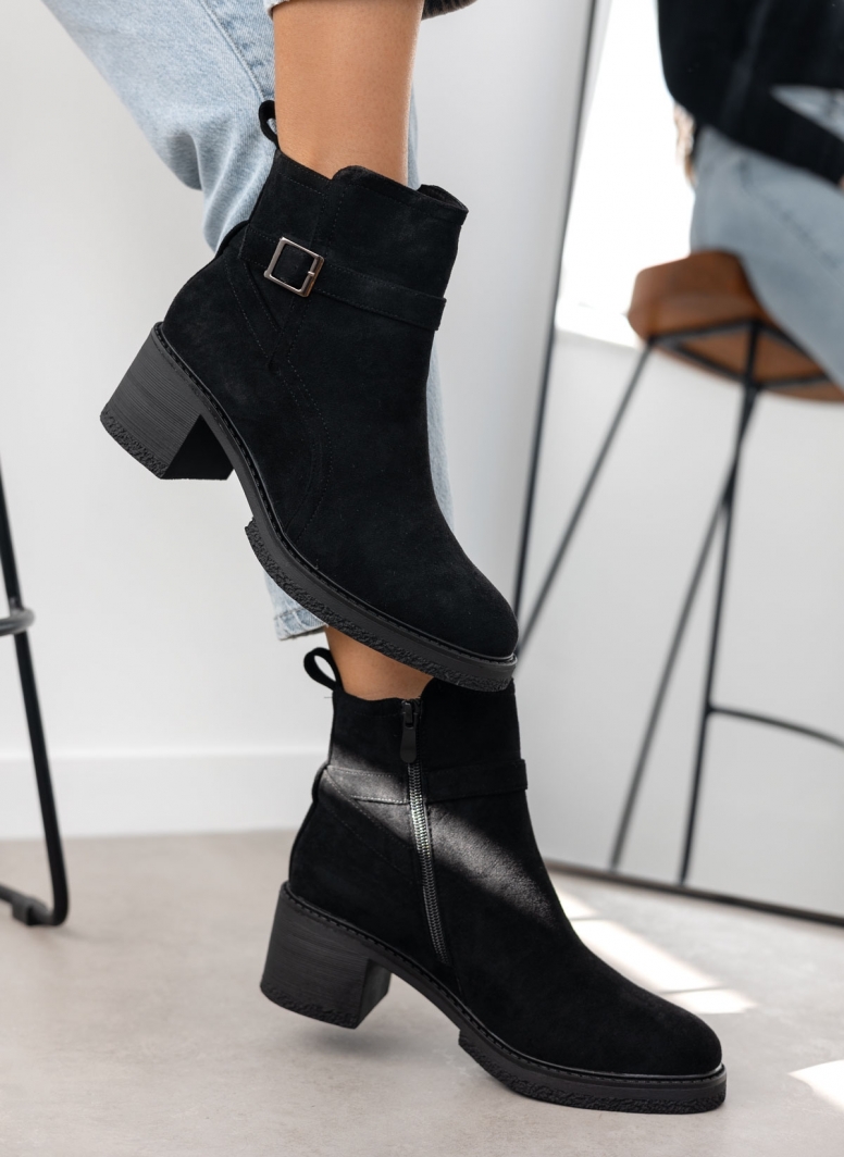 Μποτάκια casual suede με ζωνάκι