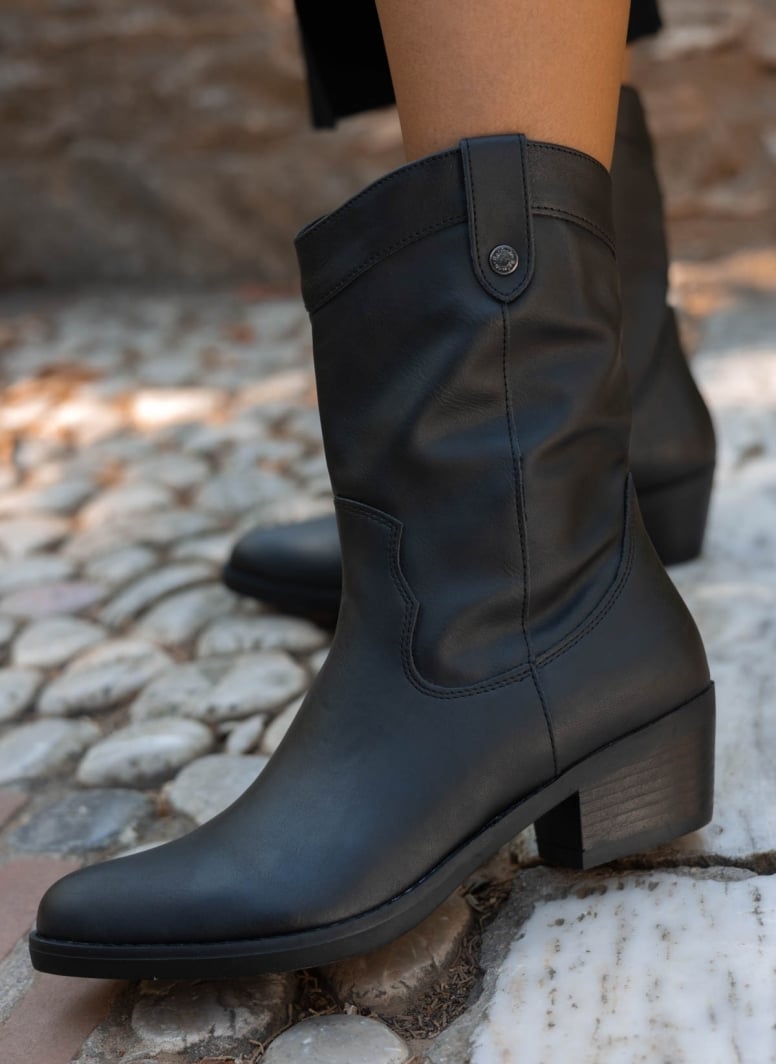 Μποτάκια cowboy με σούρα Refresh 171411