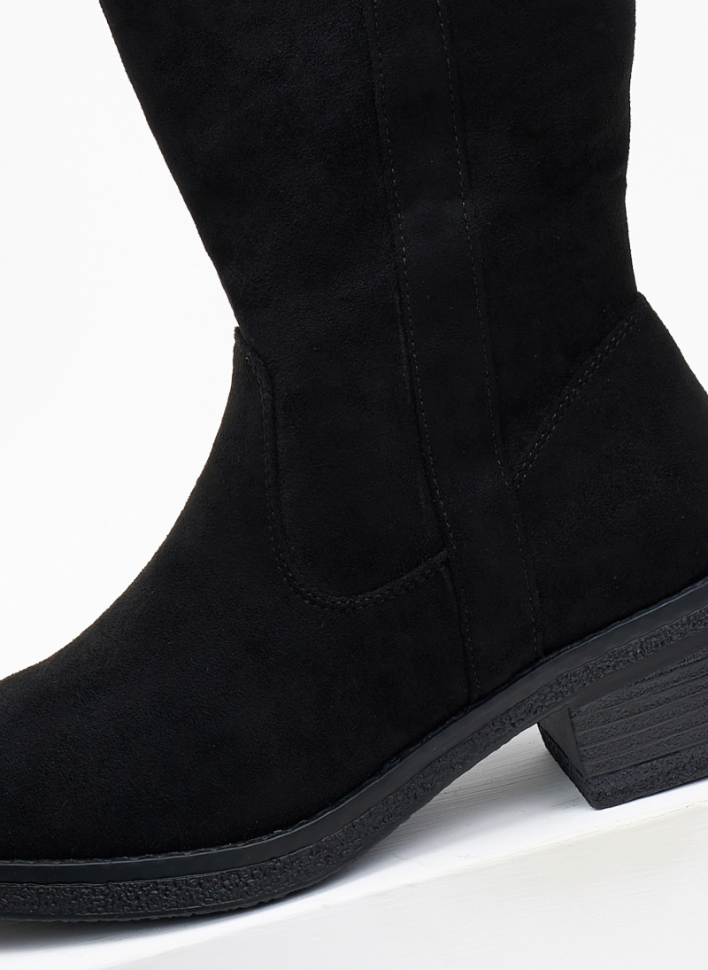 Μποτάκια suede με εξωτερική ραφή