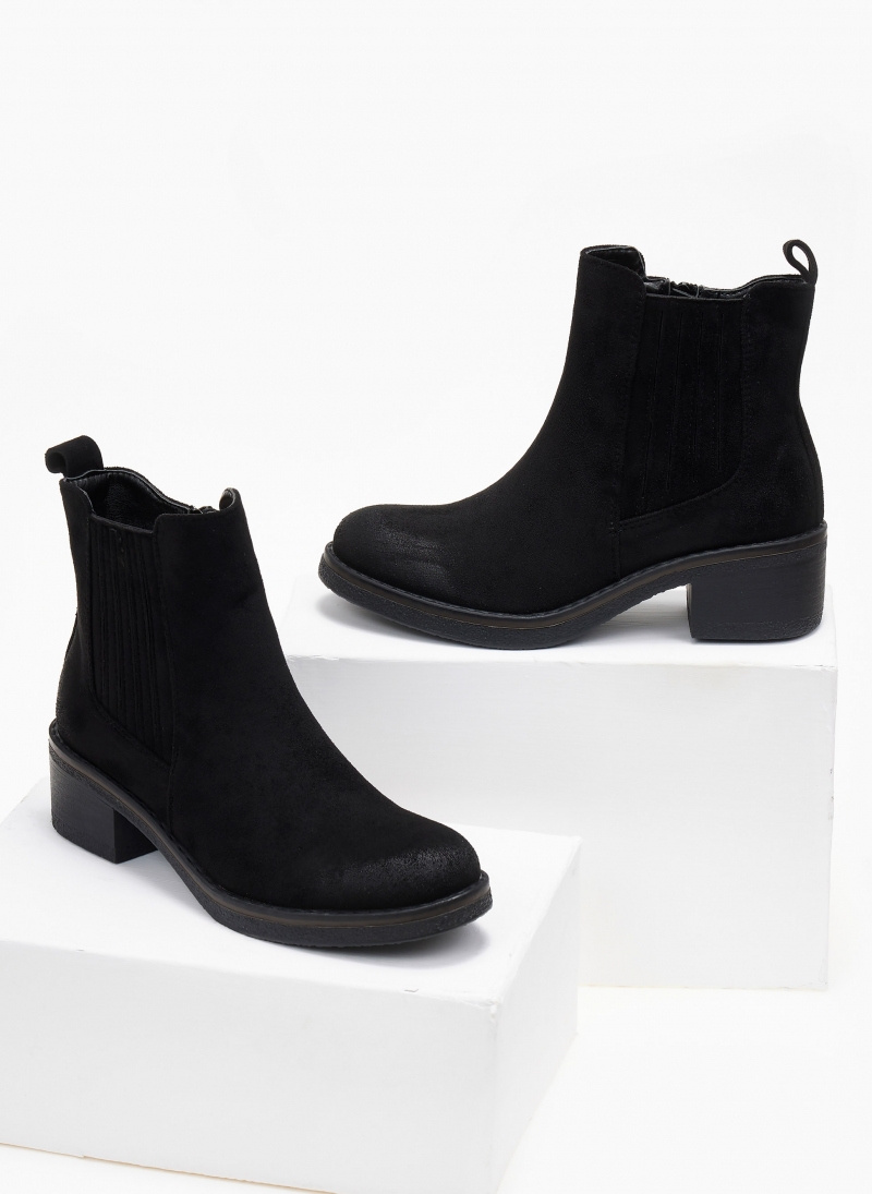Μποτάκια suede με κρεπ τακούνι ERYNN
