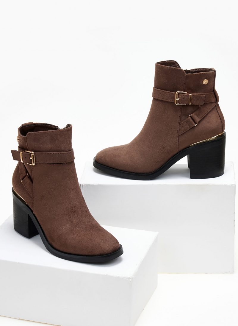 Μποτάκια suede με μεταλλικό σχέδιο Xti 141735
