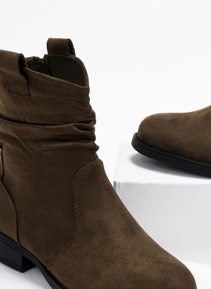 Μποτάκια suede με σούρα
