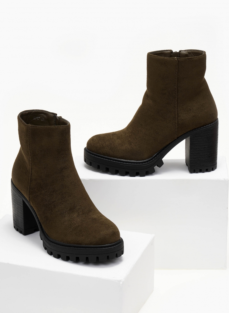 Μποτάκια suede με τρακτερωτή σόλα