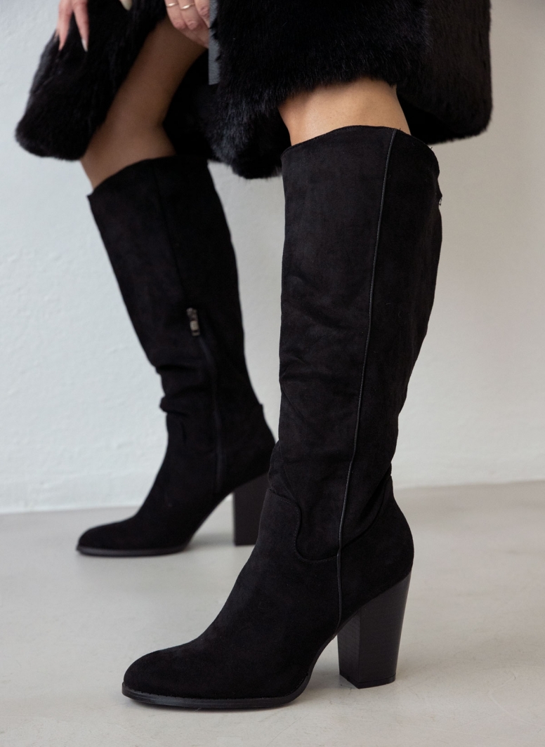 Μπότες suede με τακούνι