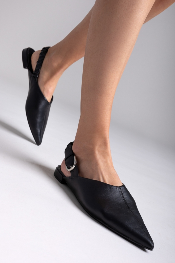 Mules μυτερά με frilled λάστιχο CORINA