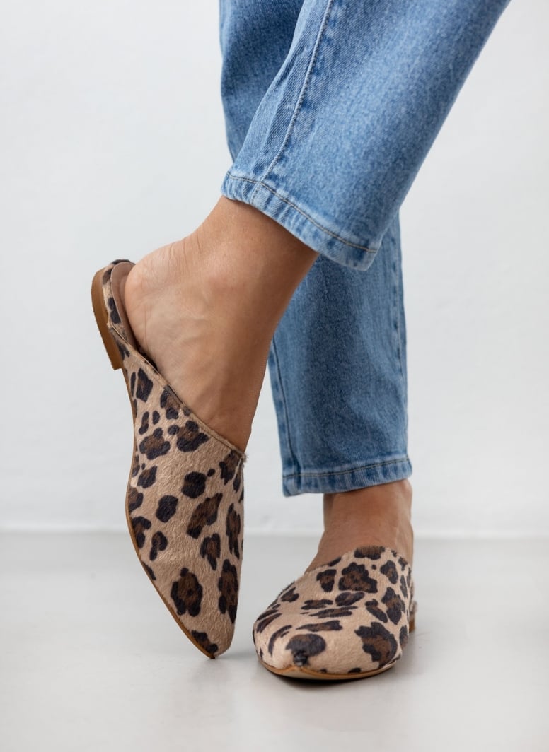 Mules φλατ μυτερά με print Estil