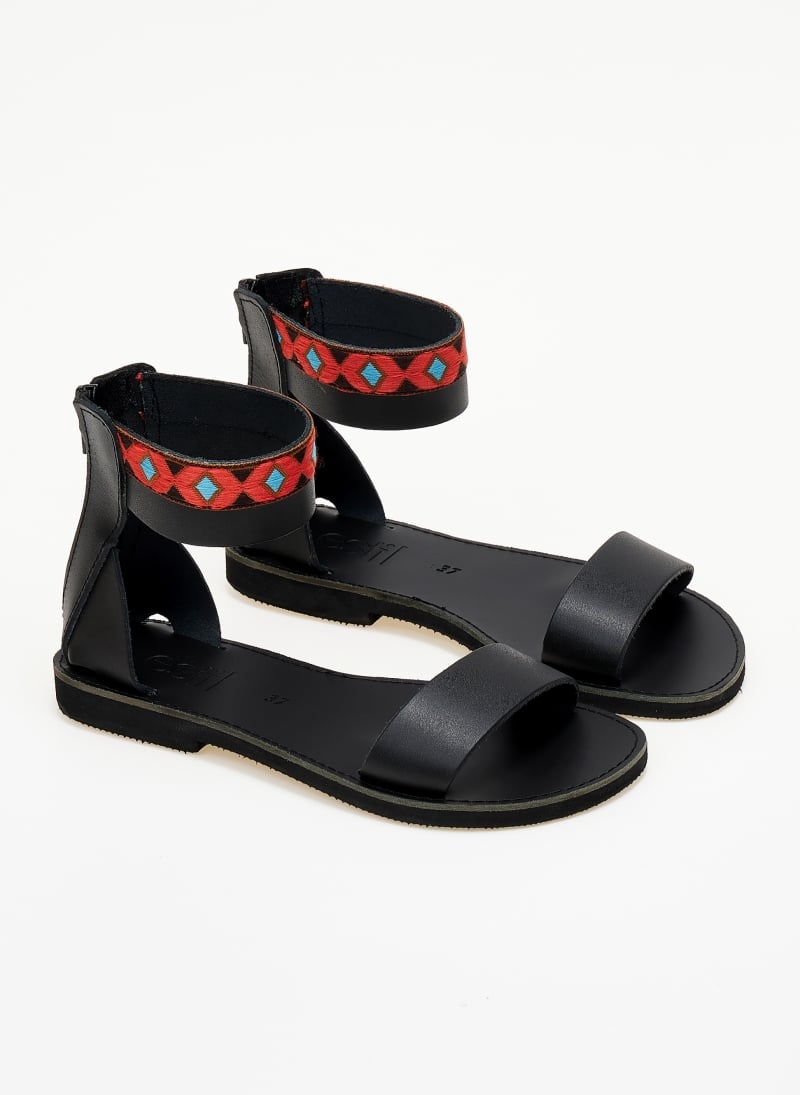 Σανδάλια δερμάτινα boho με φερμουάρ Estil