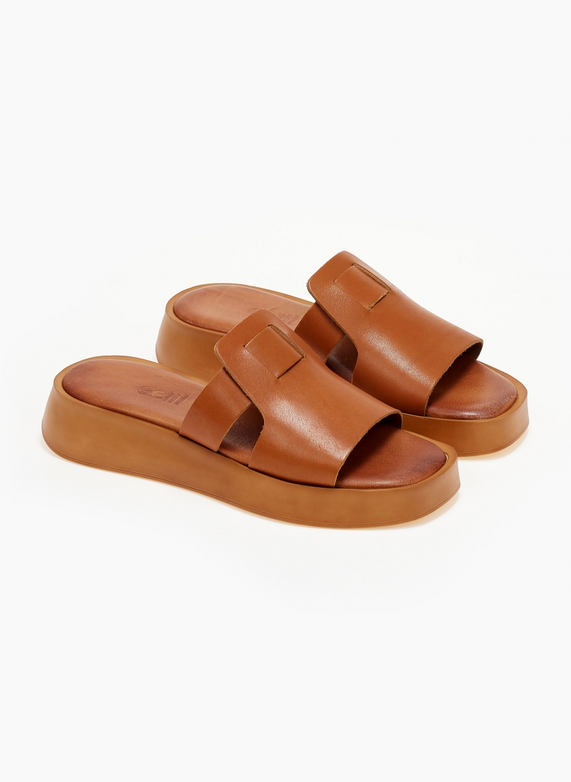 Σανδάλια δερμάτινα flatforms estil