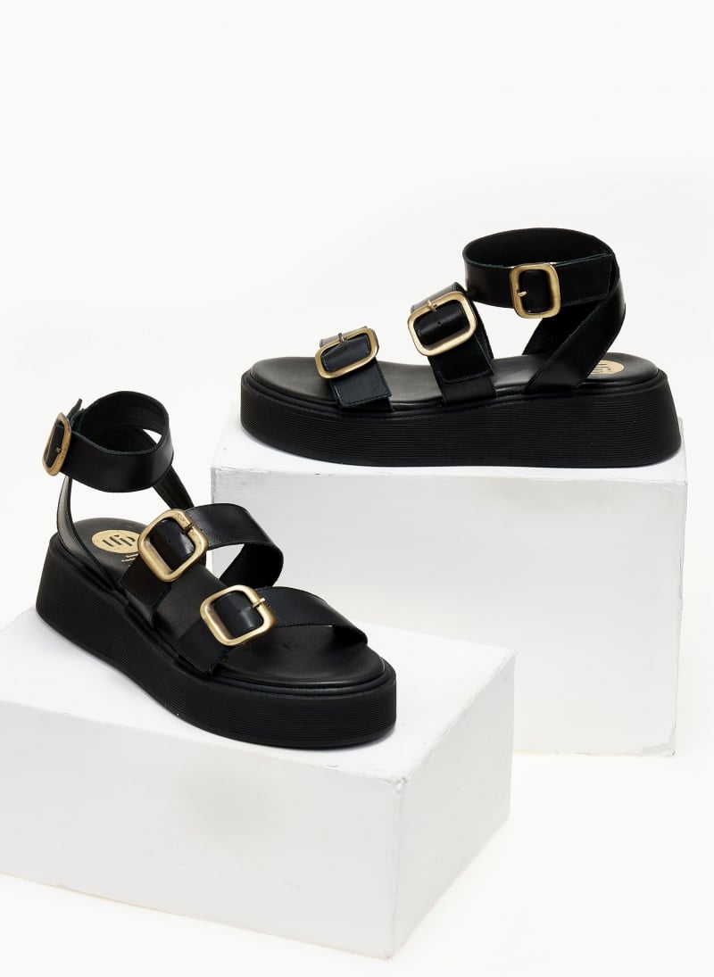 Σανδάλια δερμάτινα flatforms με τοκάδες TFP