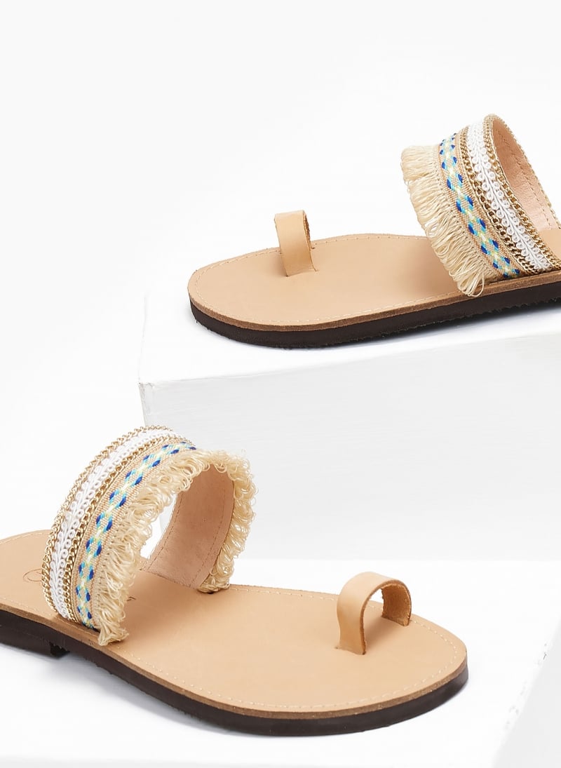Σανδάλια δερμάτινα με boho φάσα estil