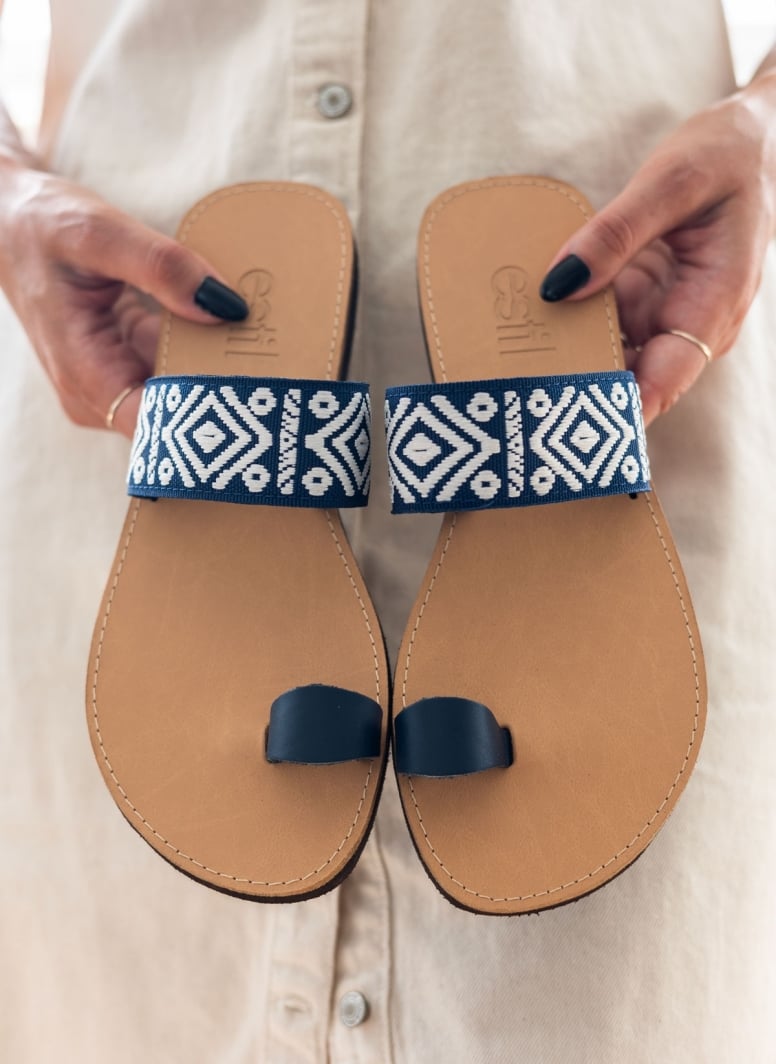 Σανδάλια δερμάτινα με boho φάσα Estil
