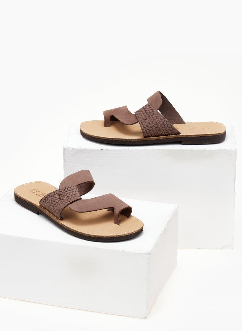 Σανδάλια δερμάτινα με πλεκτό pattern estil