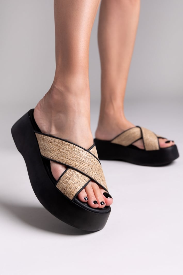 Σανδάλια flatforms crossover με ψάθα Estil