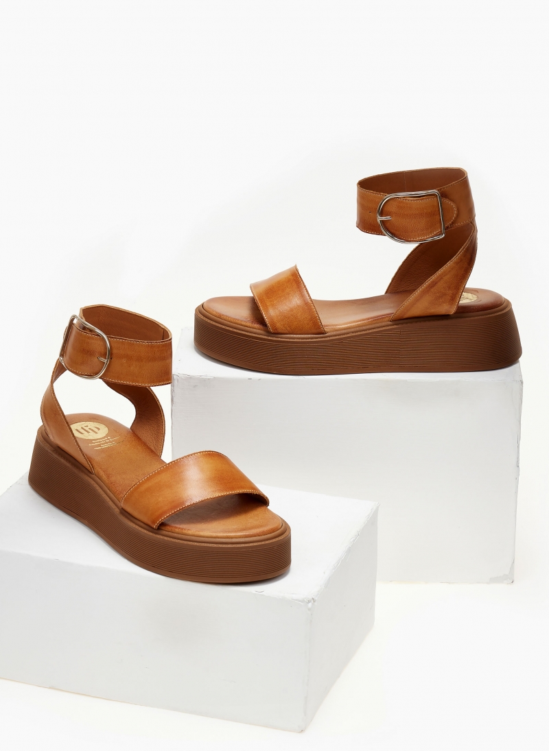 Σανδάλια flatforms δερμάτινα με μπαρέτα TFP