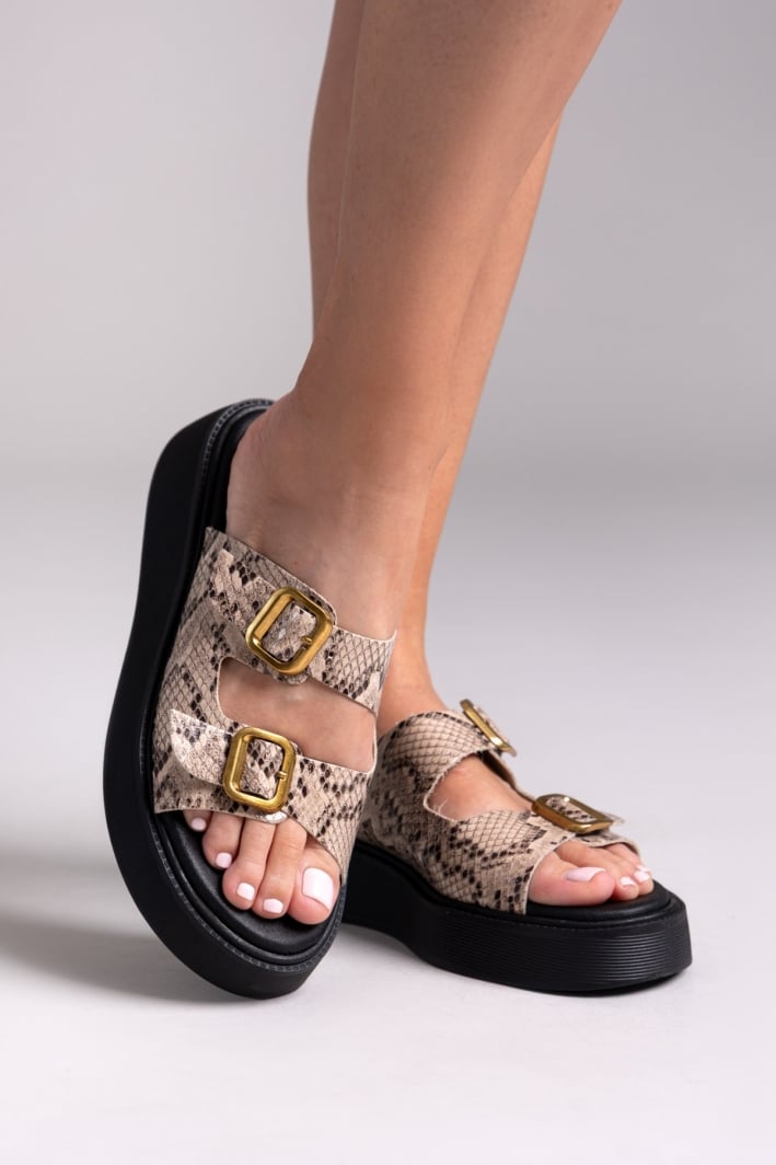 Σανδάλια flatforms δερμάτινα με print Estil
