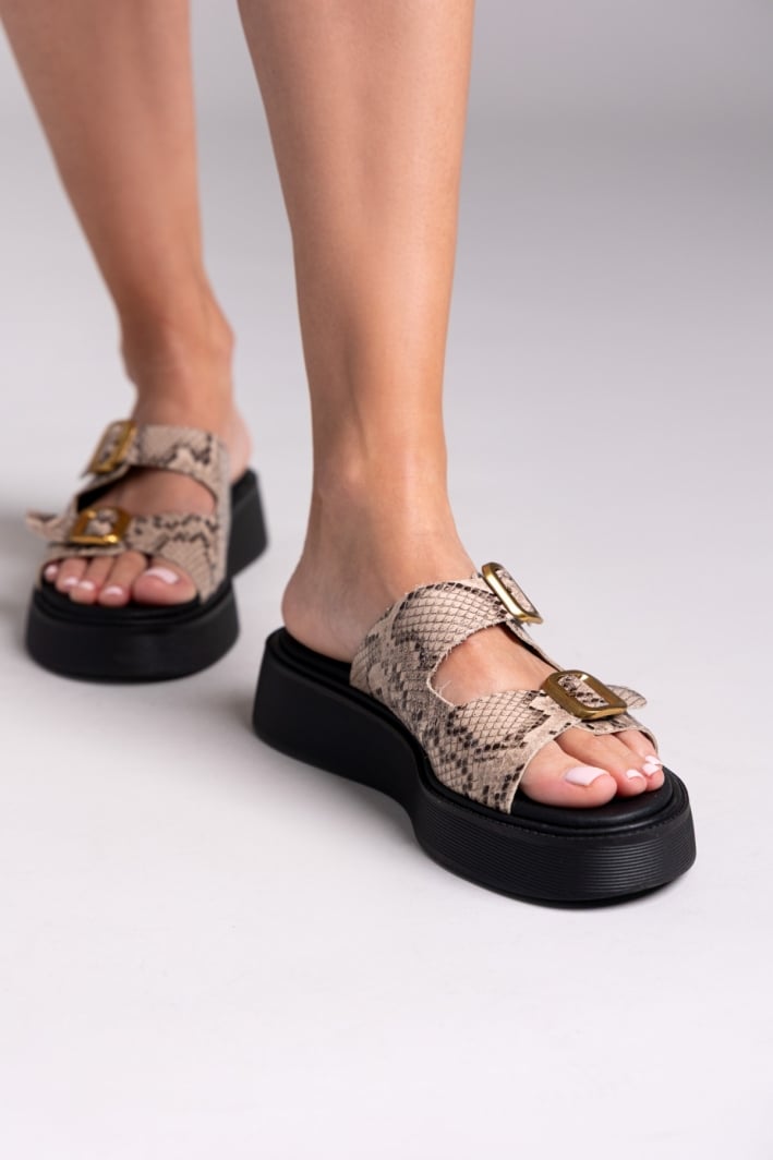 Σανδάλια flatforms δερμάτινα με print Estil