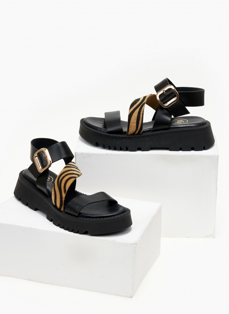 Σανδάλια flatforms δερμάτινα με λοξή φάσα TFP