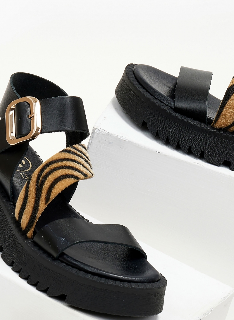 Σανδάλια flatforms δερμάτινα με λοξή φάσα TFP