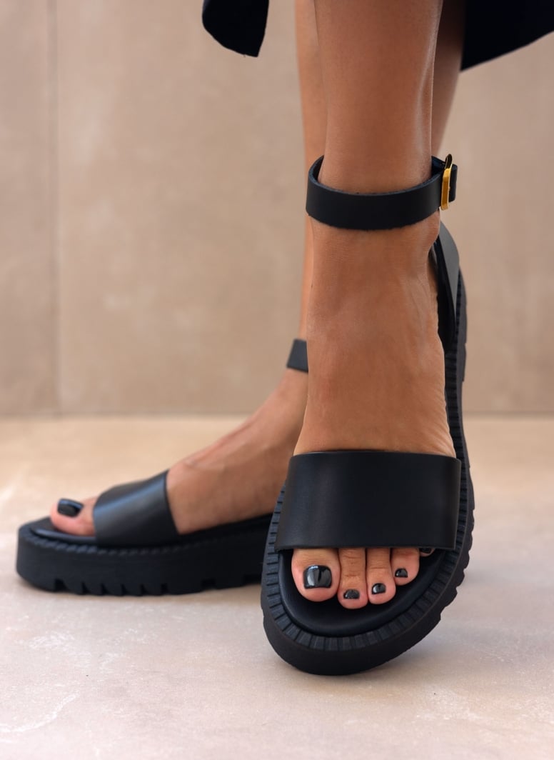 Σανδάλια flatforms με μπαρέτα TFP