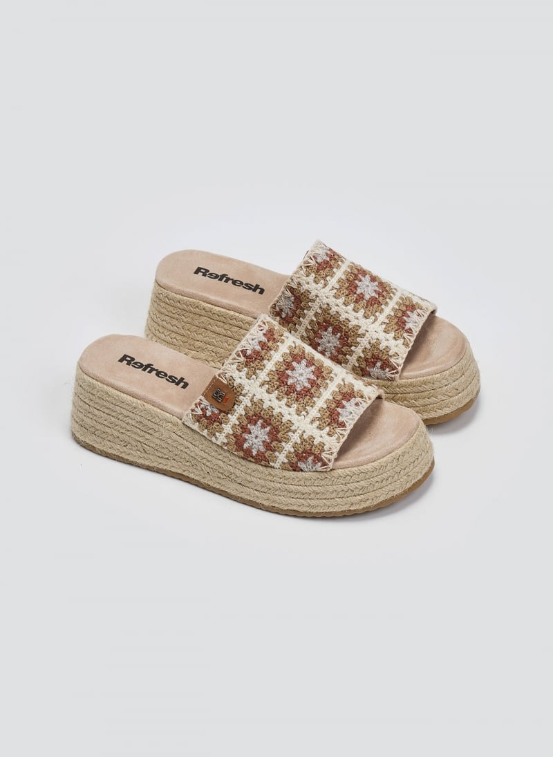 Σανδάλια flatforms με πλεκτό σχέδιο Refresh 172842