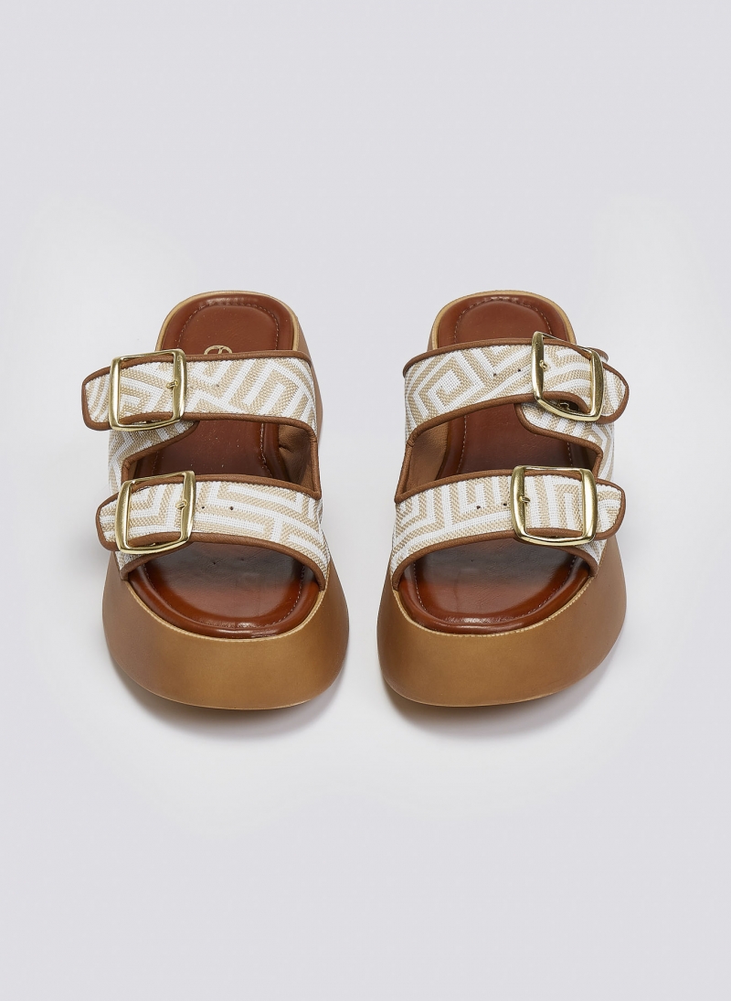 Σανδάλια flatforms με print Estil