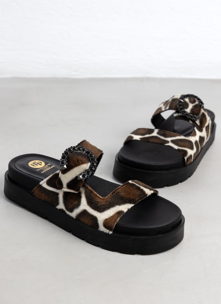 Σανδάλια flatforms με print και τοκά με στρας TFP