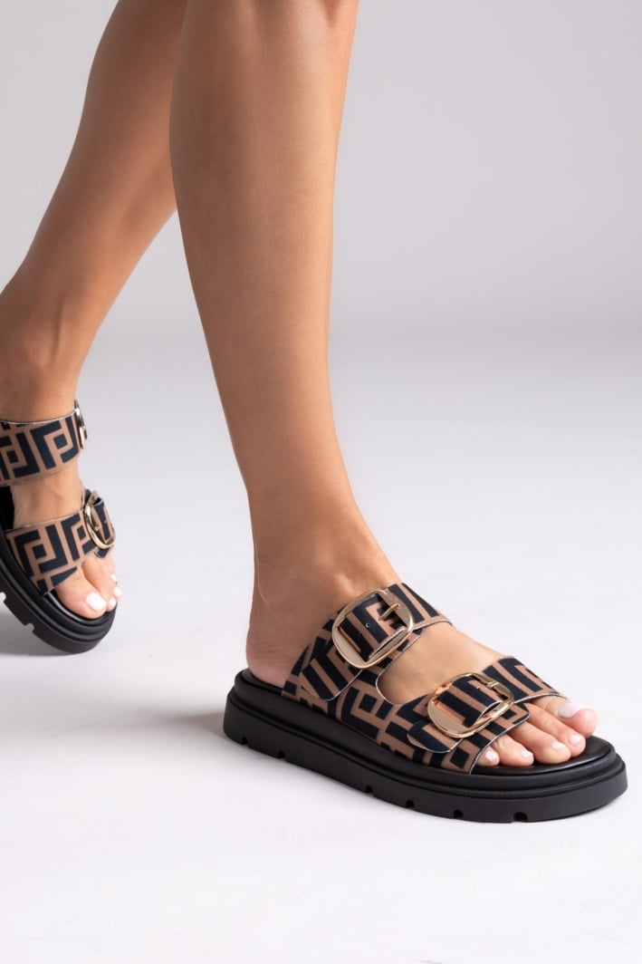 Σανδάλια flatforms με print Tfp