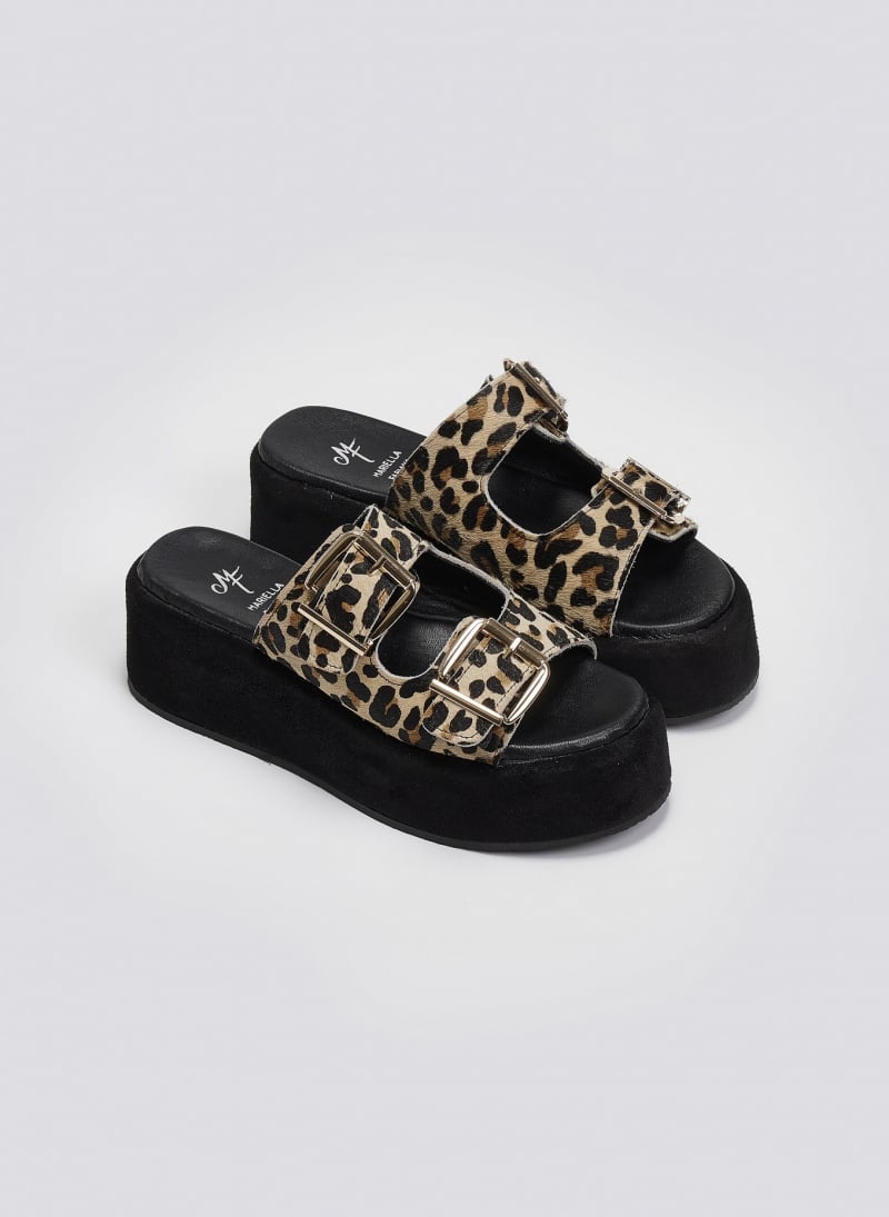 Σανδάλια flatforms ponyskin με print 2552/05