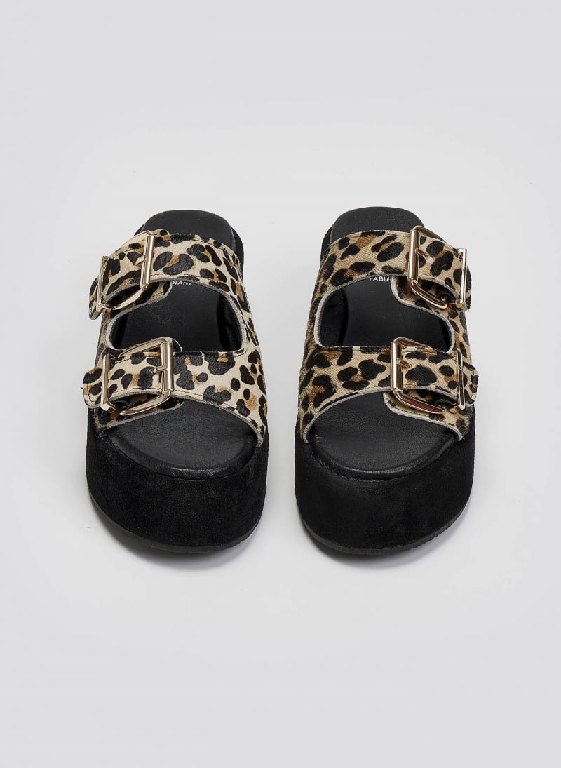 Σανδάλια flatforms ponyskin με print 2552/05