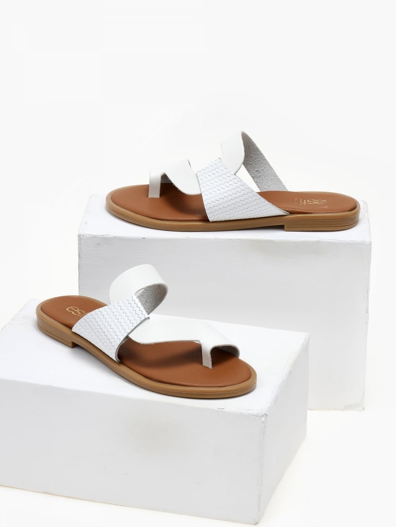 Σανδάλια με ανάγλυφο pattern Estil