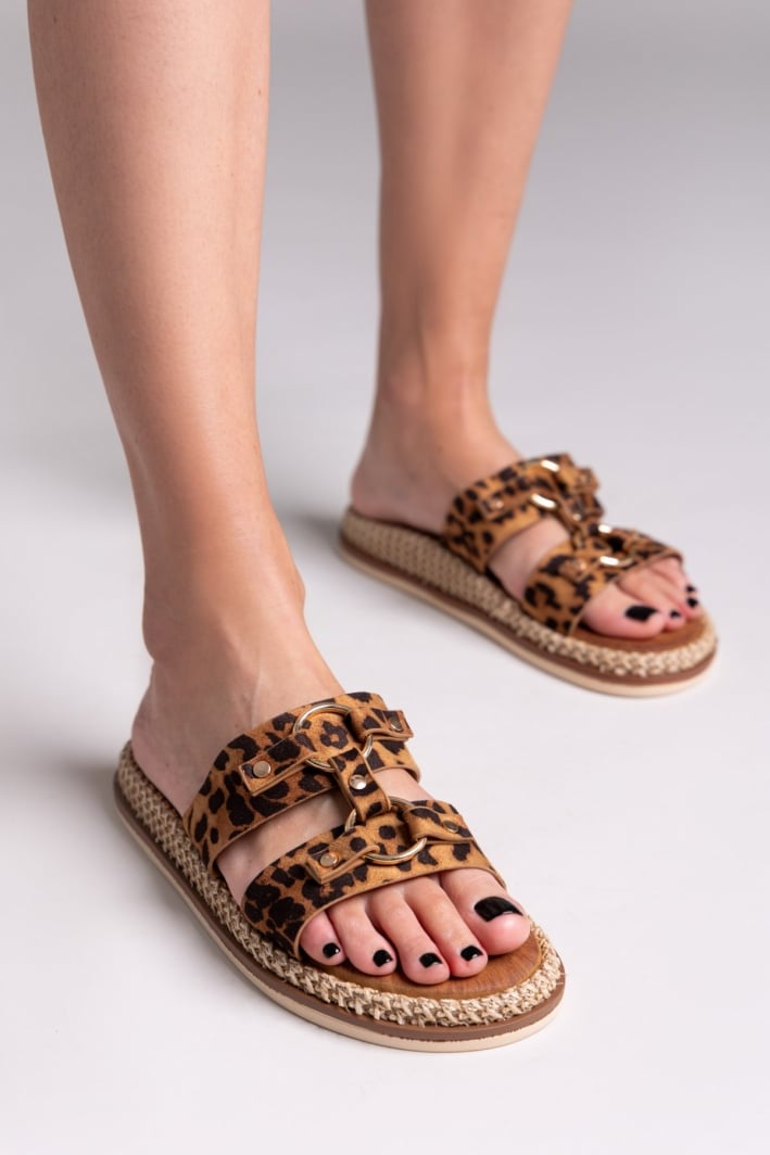 Σανδάλια suede με print και κρίκους ERYNN