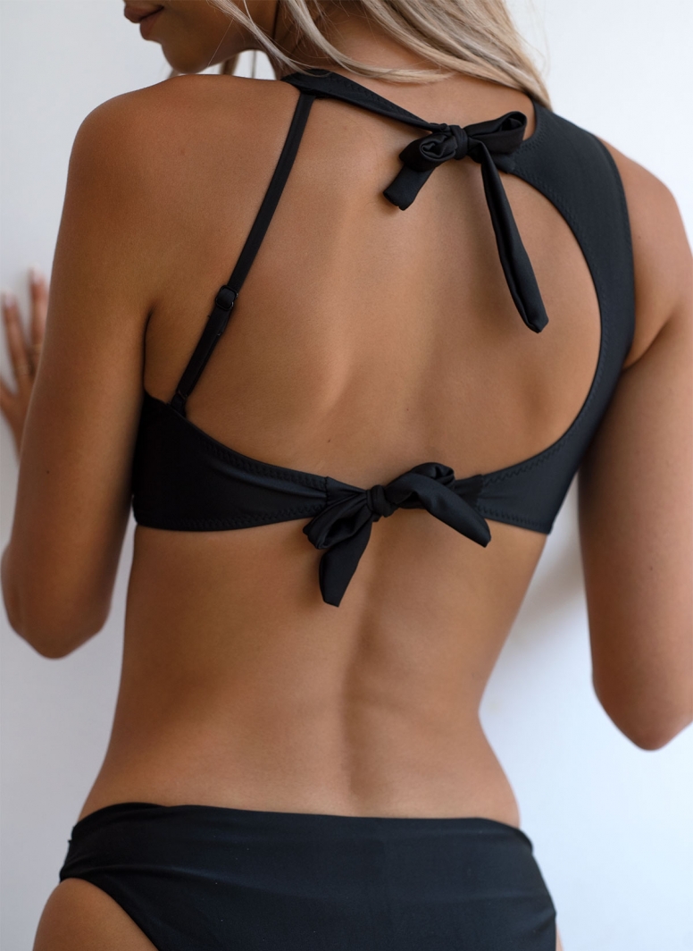 Σετ bikini με cut out σχέδιο στο μπούστο