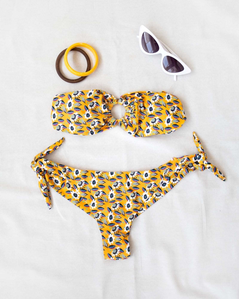 Σετ floral bikini με κοκάλινο κρίκο